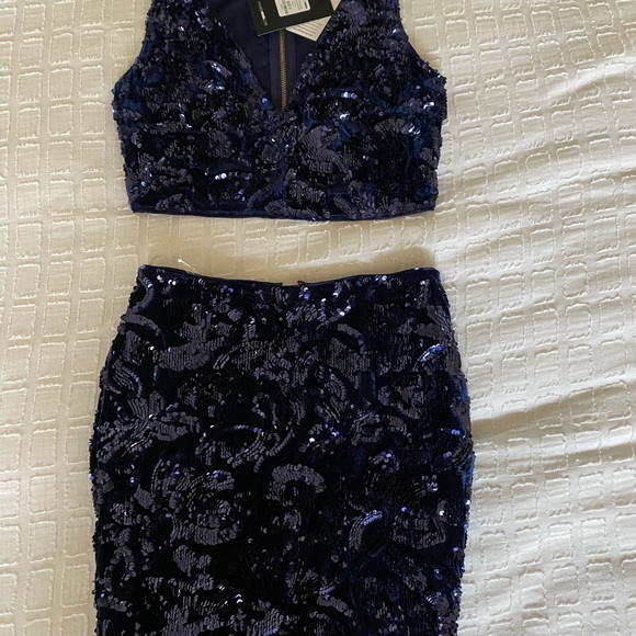 Velvet sequin skirt set - Picture 2 of 2